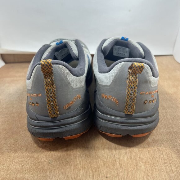 Athletic_Shoes